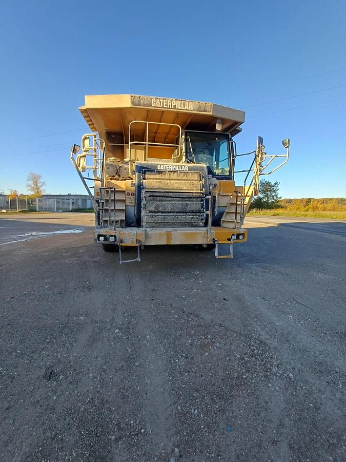 Used 2009 Caterpillar 775F