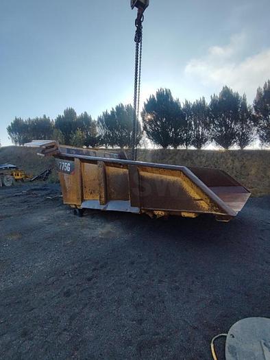 D'occasion BENNE CAT 775G 775G