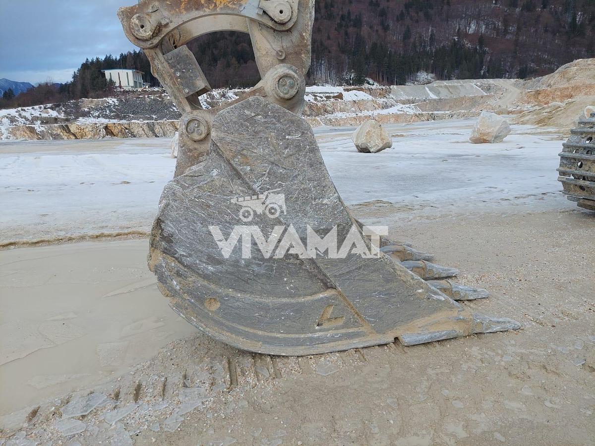 Used 2017 Komatsu PC700LC-11