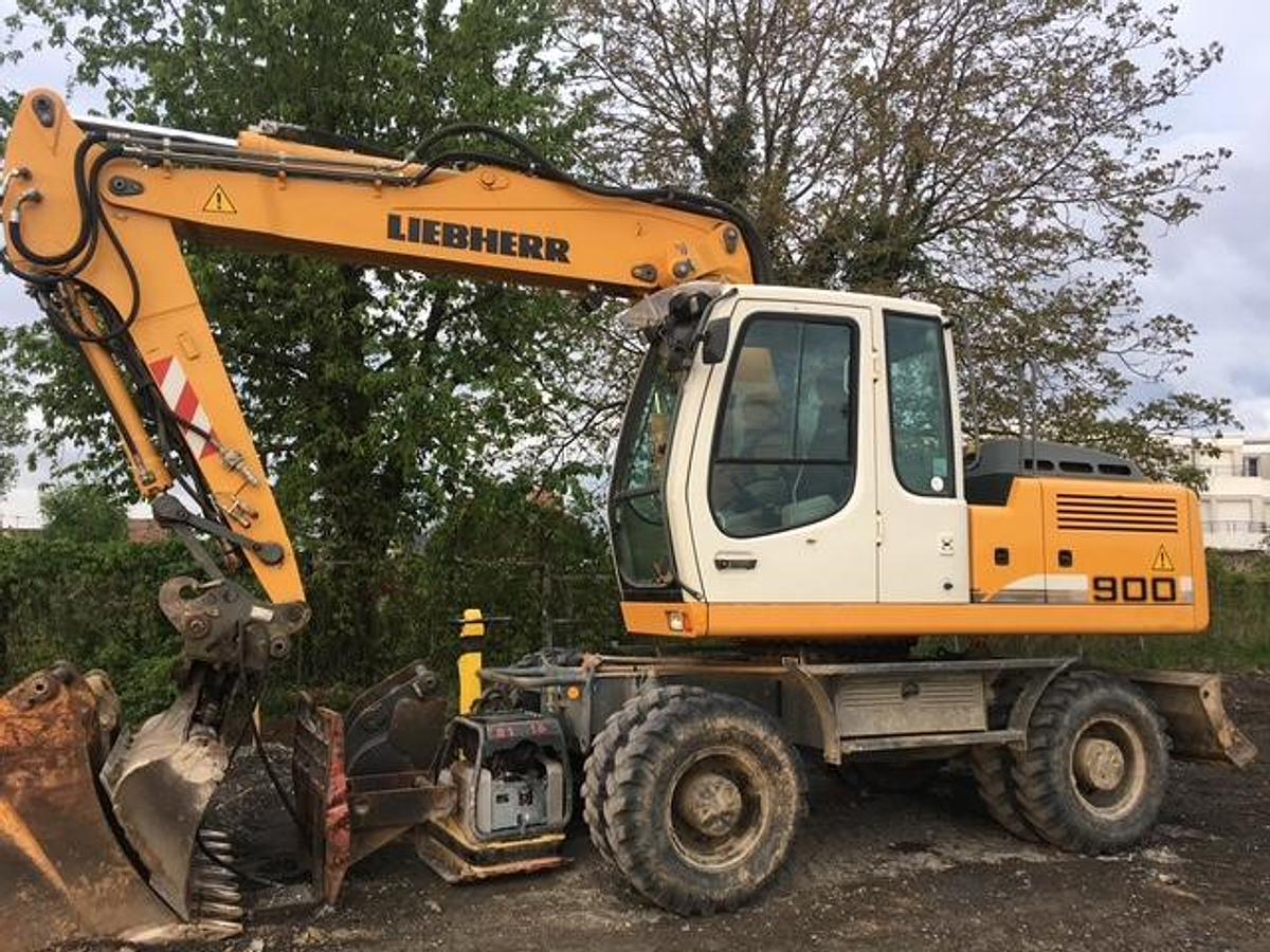 Used 2009 Liebherr A900
