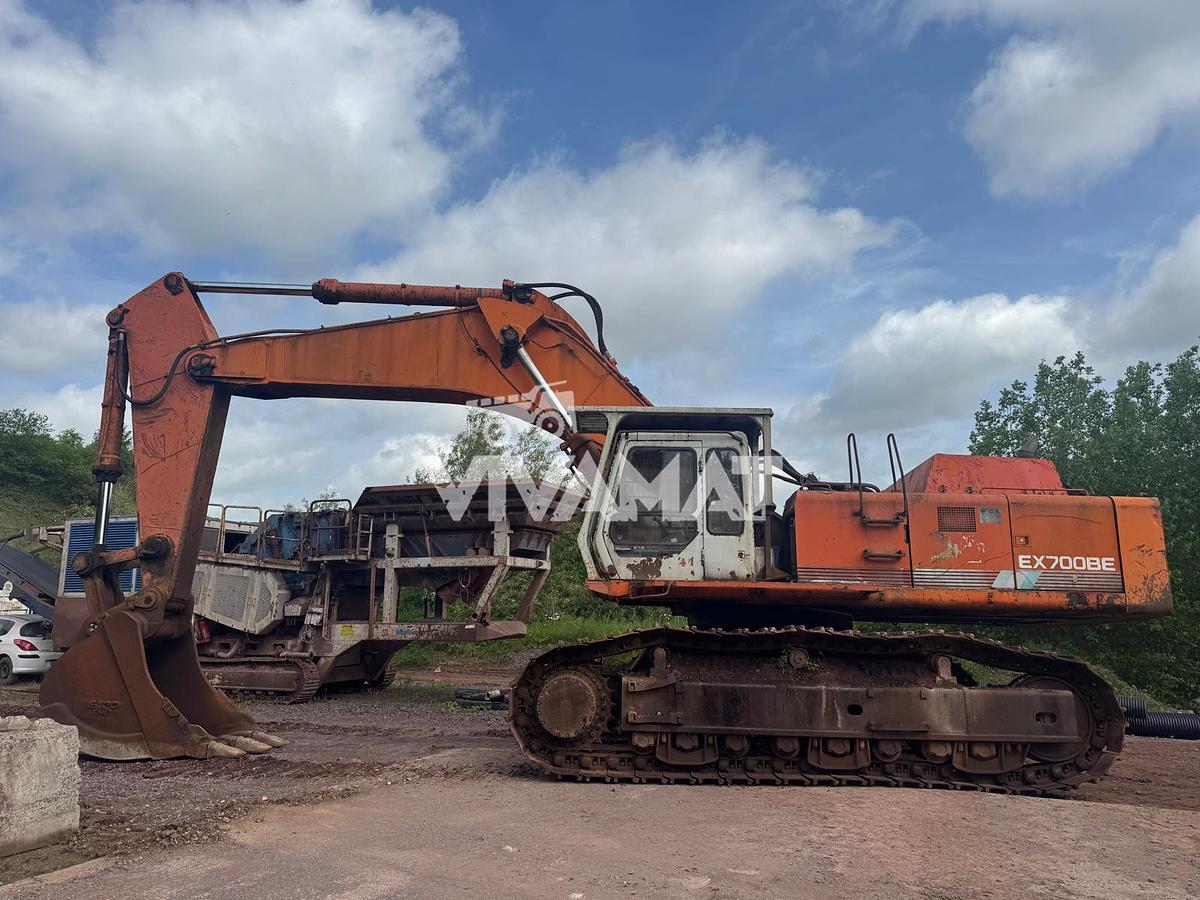 D'occasion Chargeuse sur chenille HITACHI EX700 BE 1993