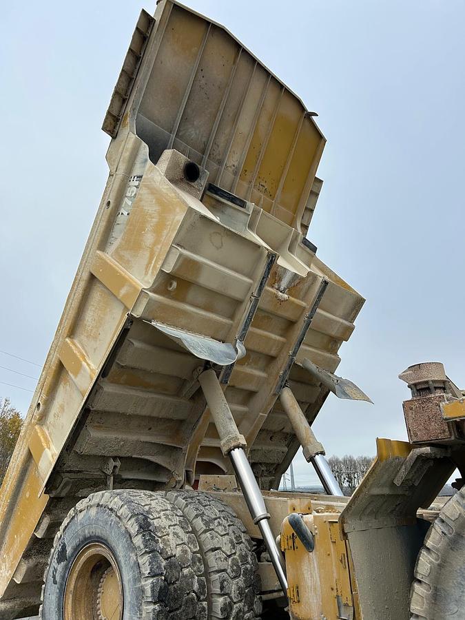 Used 2009 Caterpillar 775F