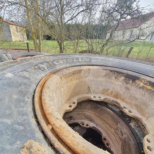 D'occasion 3 jantes CAT 769C avec pneus MICHELIN 18.00R33