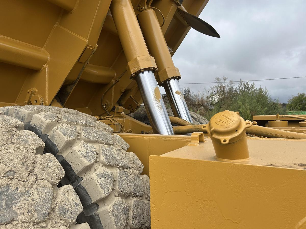 Used 1997 CATERPILLAR 769D