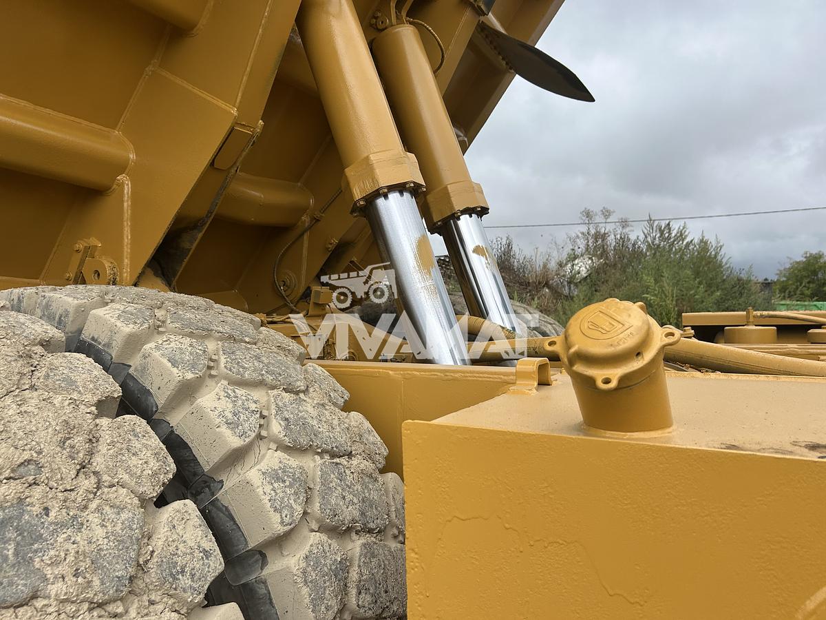 Used 1997 CATERPILLAR 769D