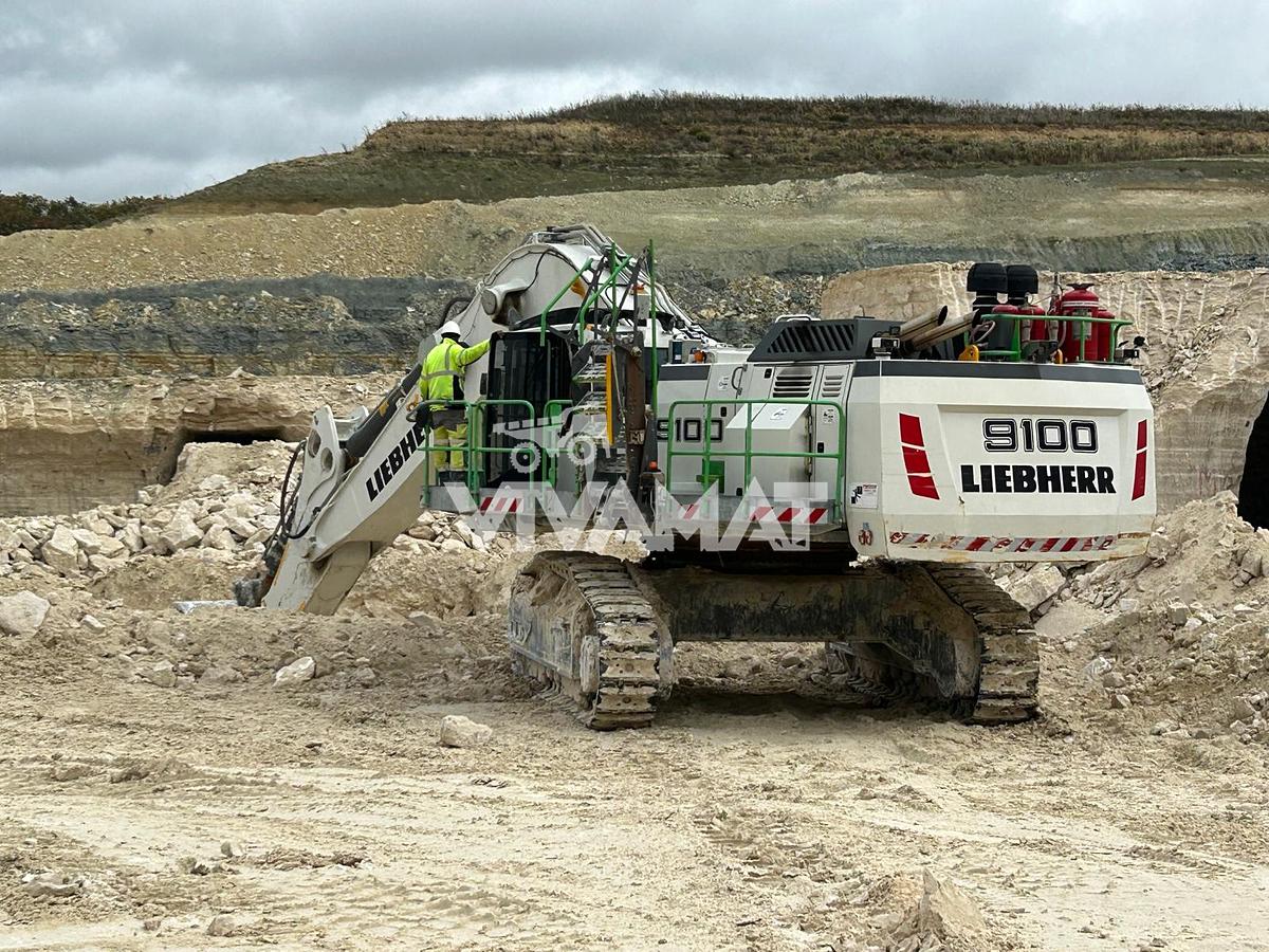 Used Liebherr R9100