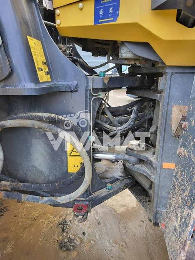 Used 2003 Komatsu WA470-5H
