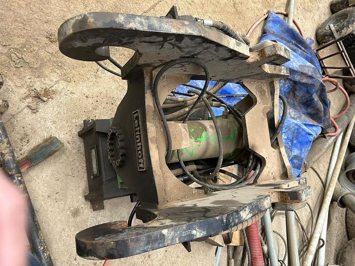 D'occasion Tête rotative TR150 Rototilt 07/2018 montée avec platine VERACHTERT CW20S-H.4.N.