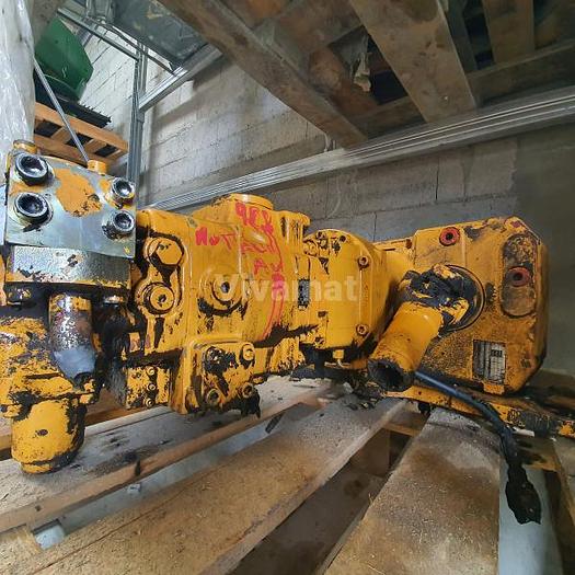 D'occasion Moteur de translation AV AR ou moteur d'avancement Liebherr 922