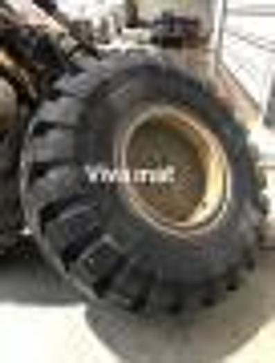 Pneu neuf  MICHELIN 17,5 R 25 Xmine D2 sur jante 8 trous