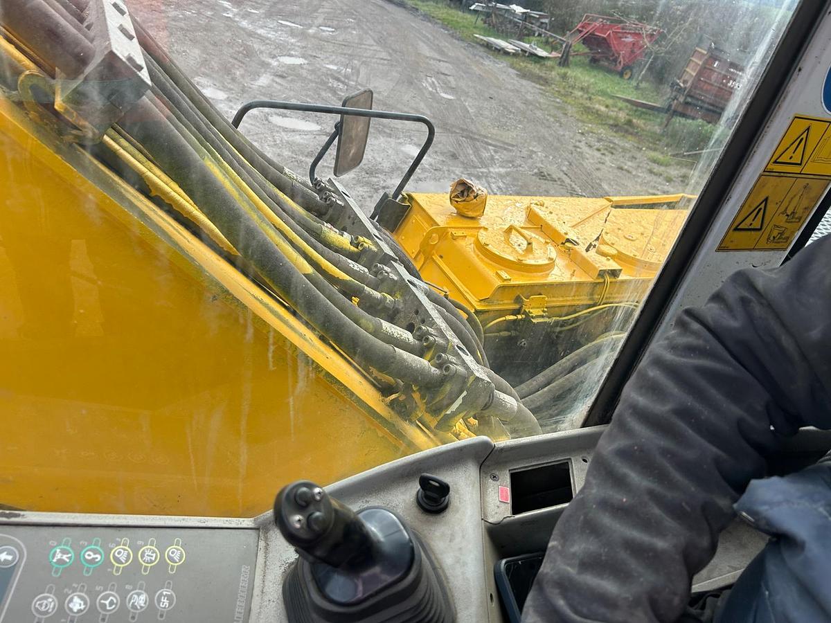 Used Liebherr R934B EW