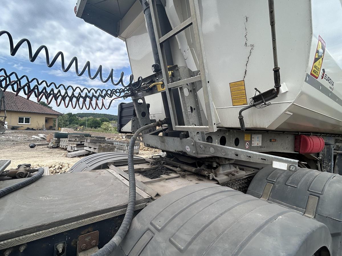 Used Schmitz trailer