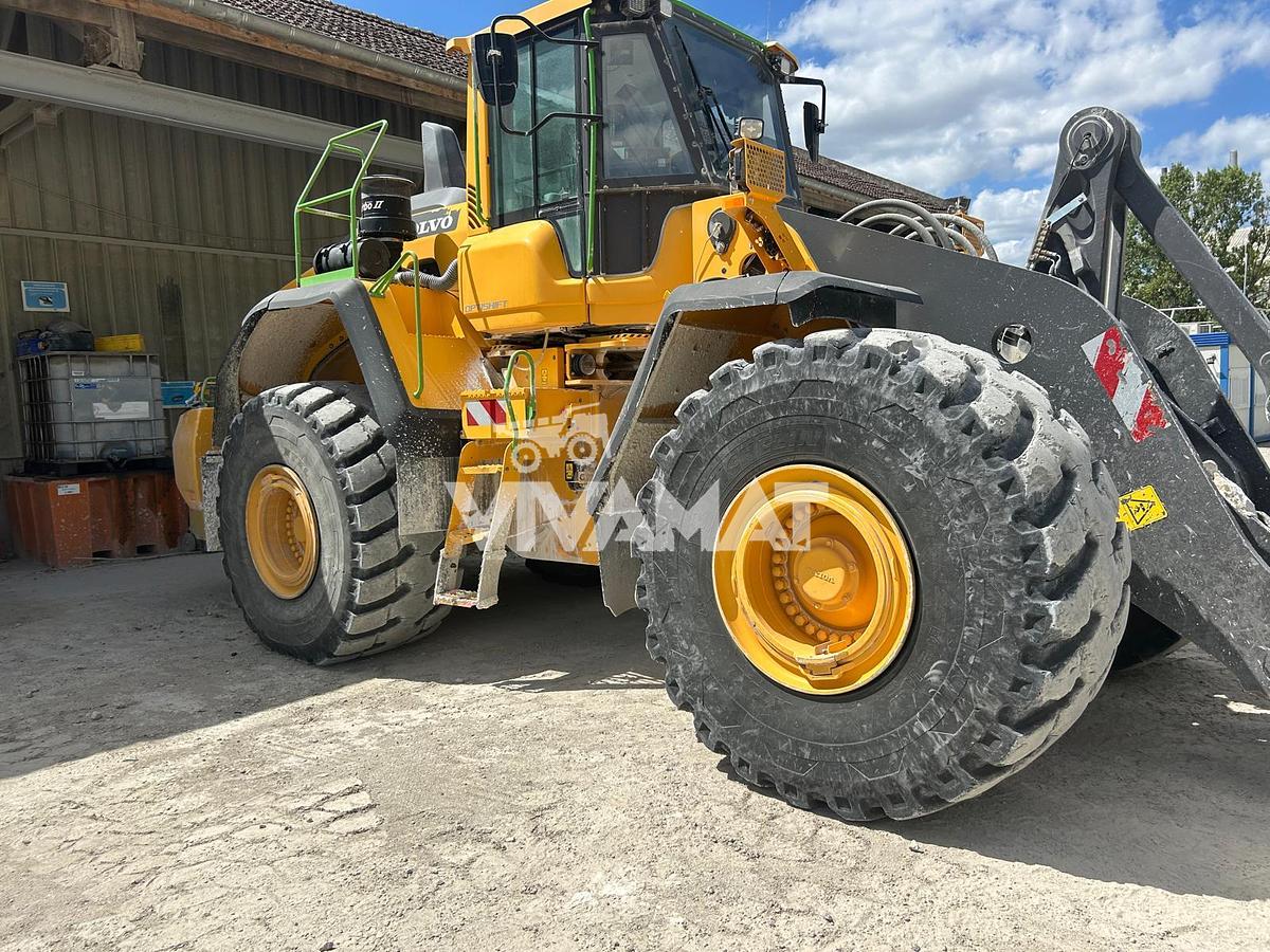D'occasion Chargeuse sur pneus Volvo L220H 2020
