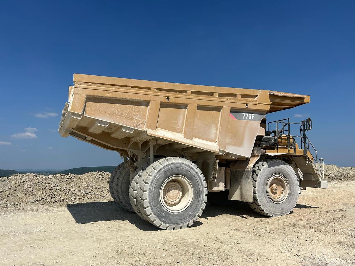 Used Caterpillar Rebuilt 775F