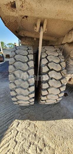 D'occasion 2 jantes TEREX 35 12 trous avec pneus BARKLEY 18.00R25