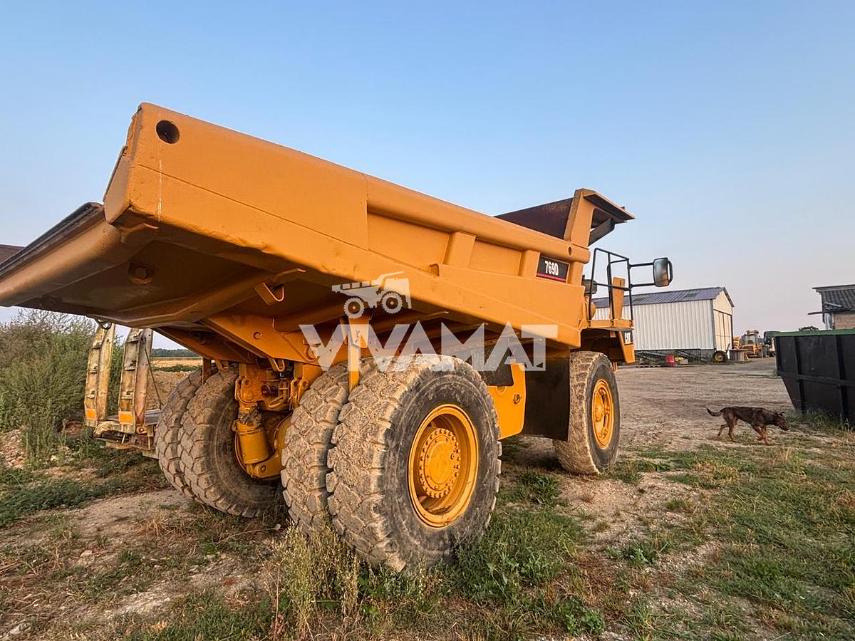 Used 1997 CATERPILLAR 769D
