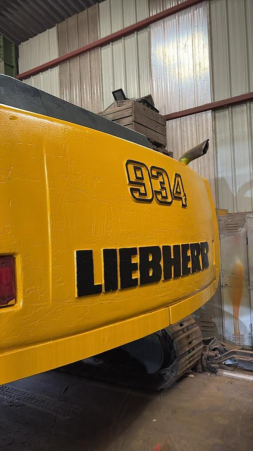 Used Liebherr R934B EW