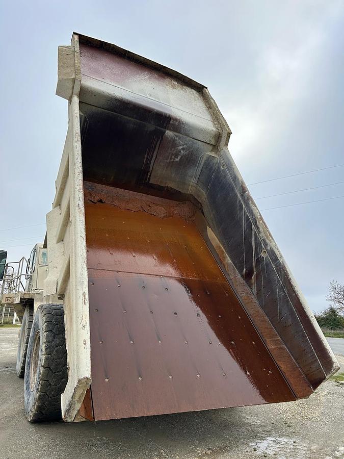 Used 2009 Caterpillar 775F