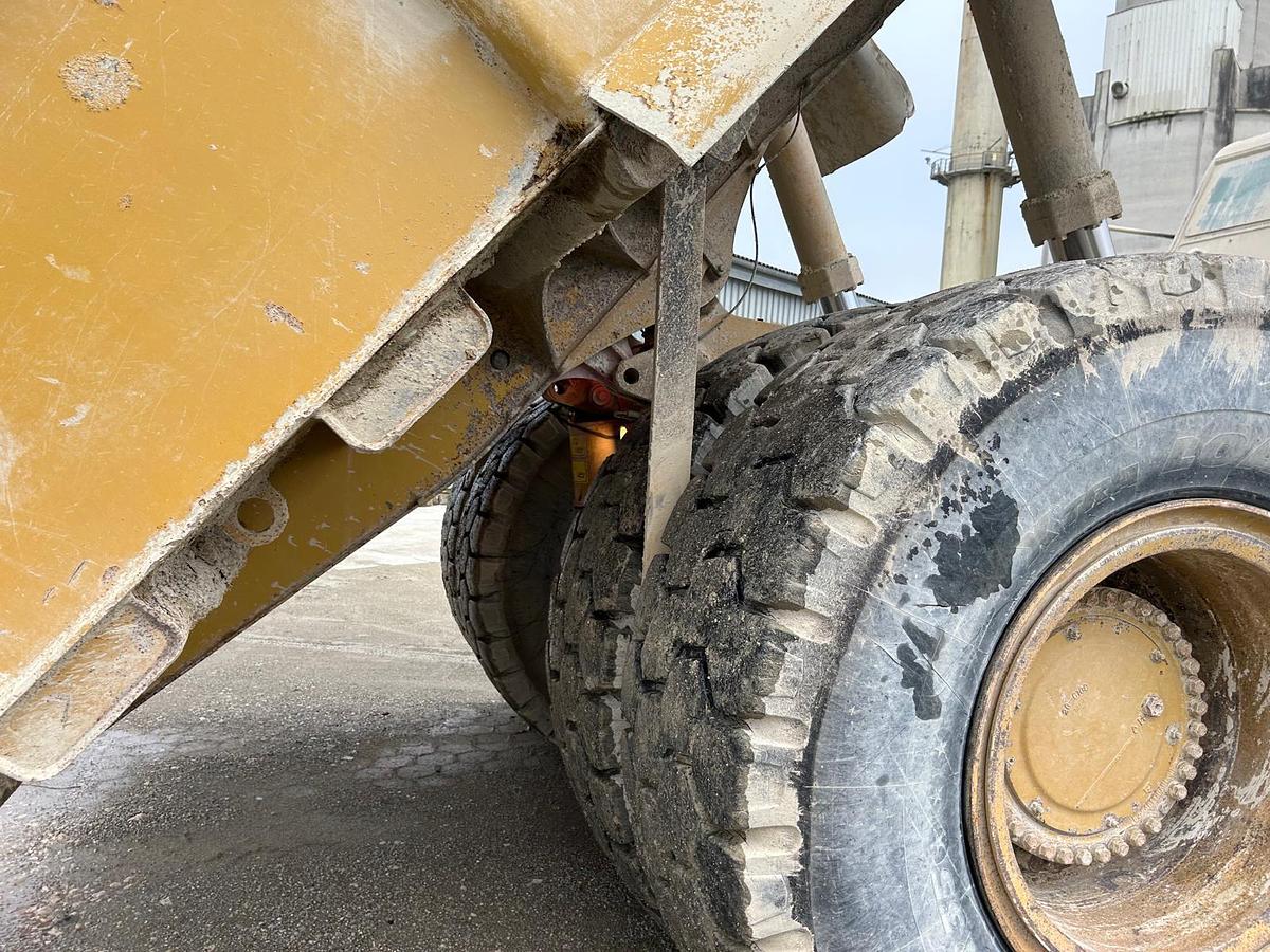 Used 2009 Caterpillar 775F