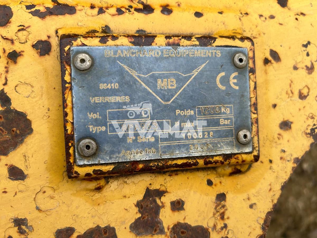 Used 2013 Caterpillar 963D