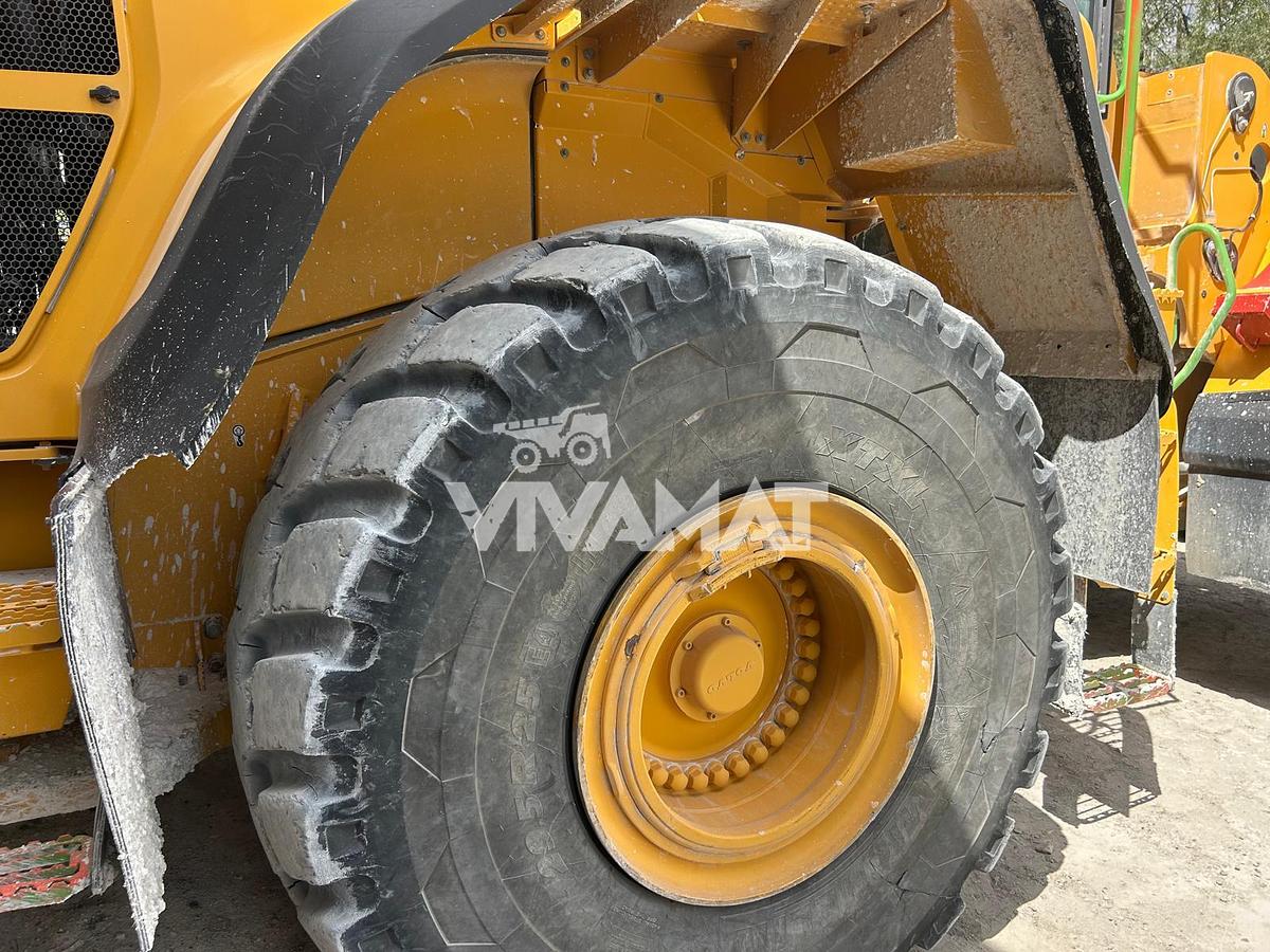 D'occasion Chargeuse sur pneus Volvo L220H 2020