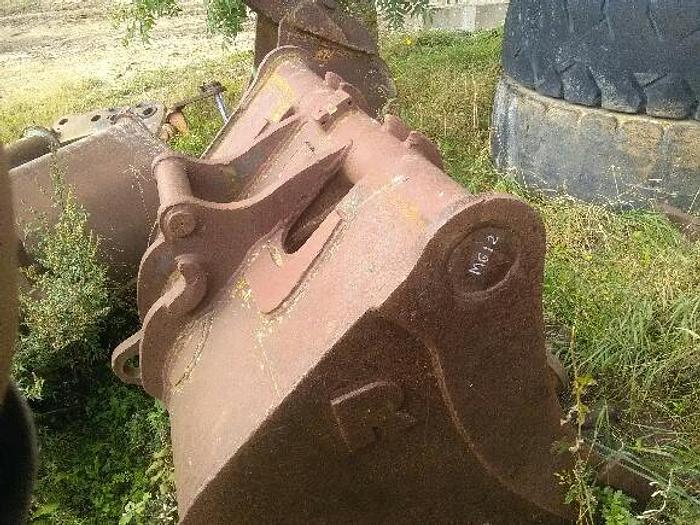 D'occasion Nombreux godets MORIN M6 en stock