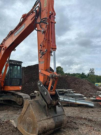 D'occasion Doosan DX235LCR