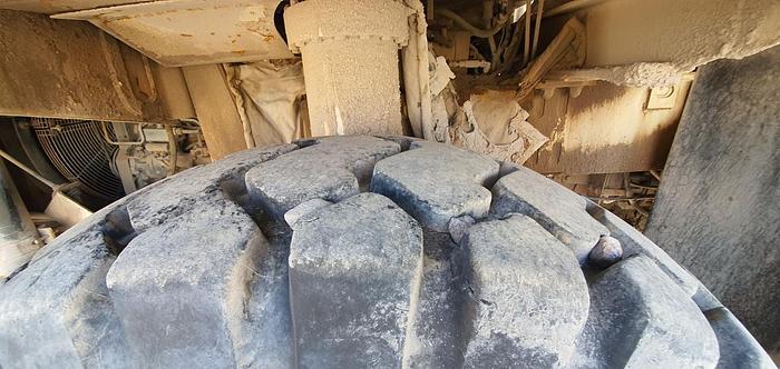 D'occasion 2 jantes TEREX 35 12 trous avec pneus BARKLEY 18.00R25