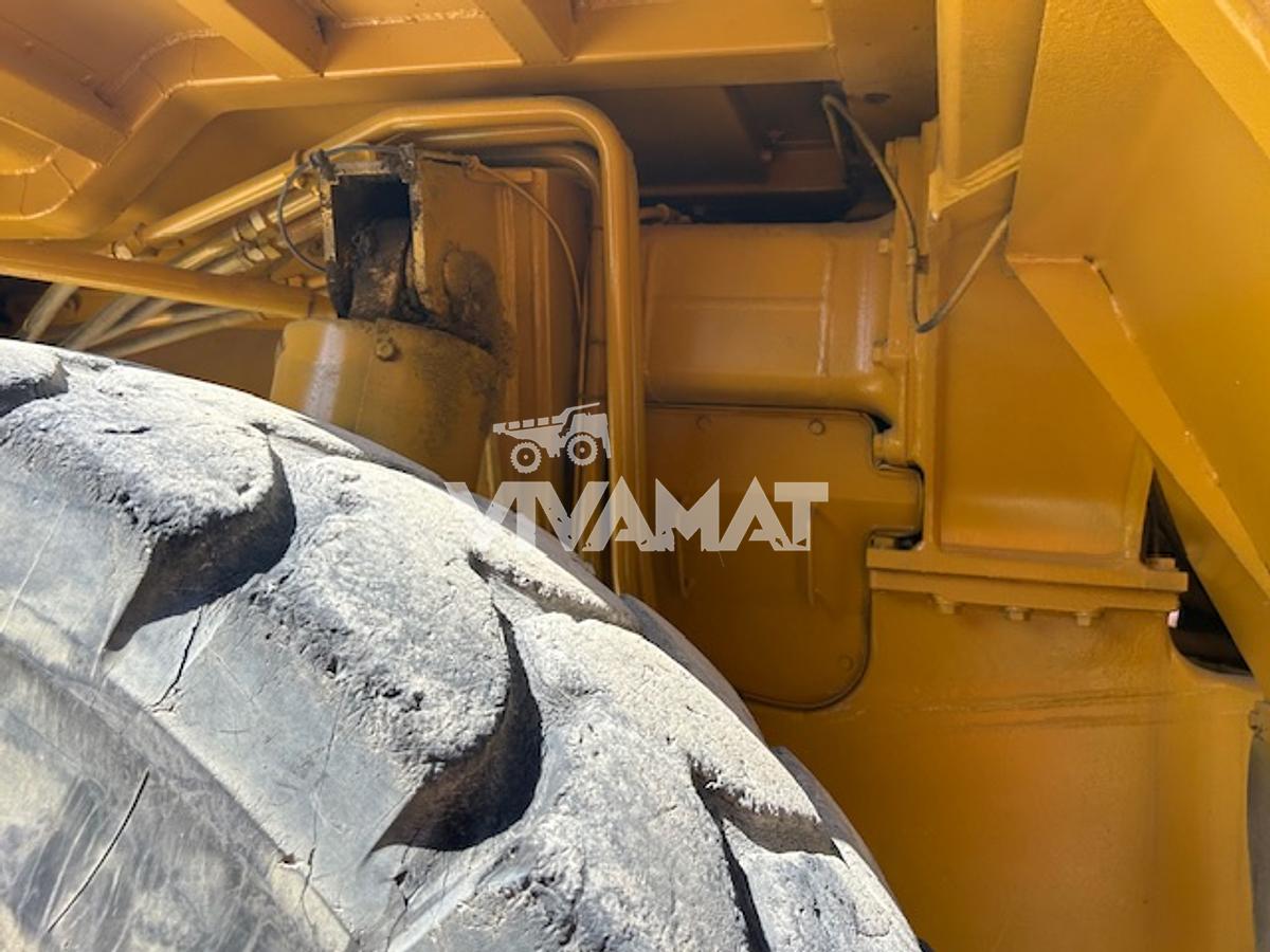 Used 2002 Komatsu HD325-6KE