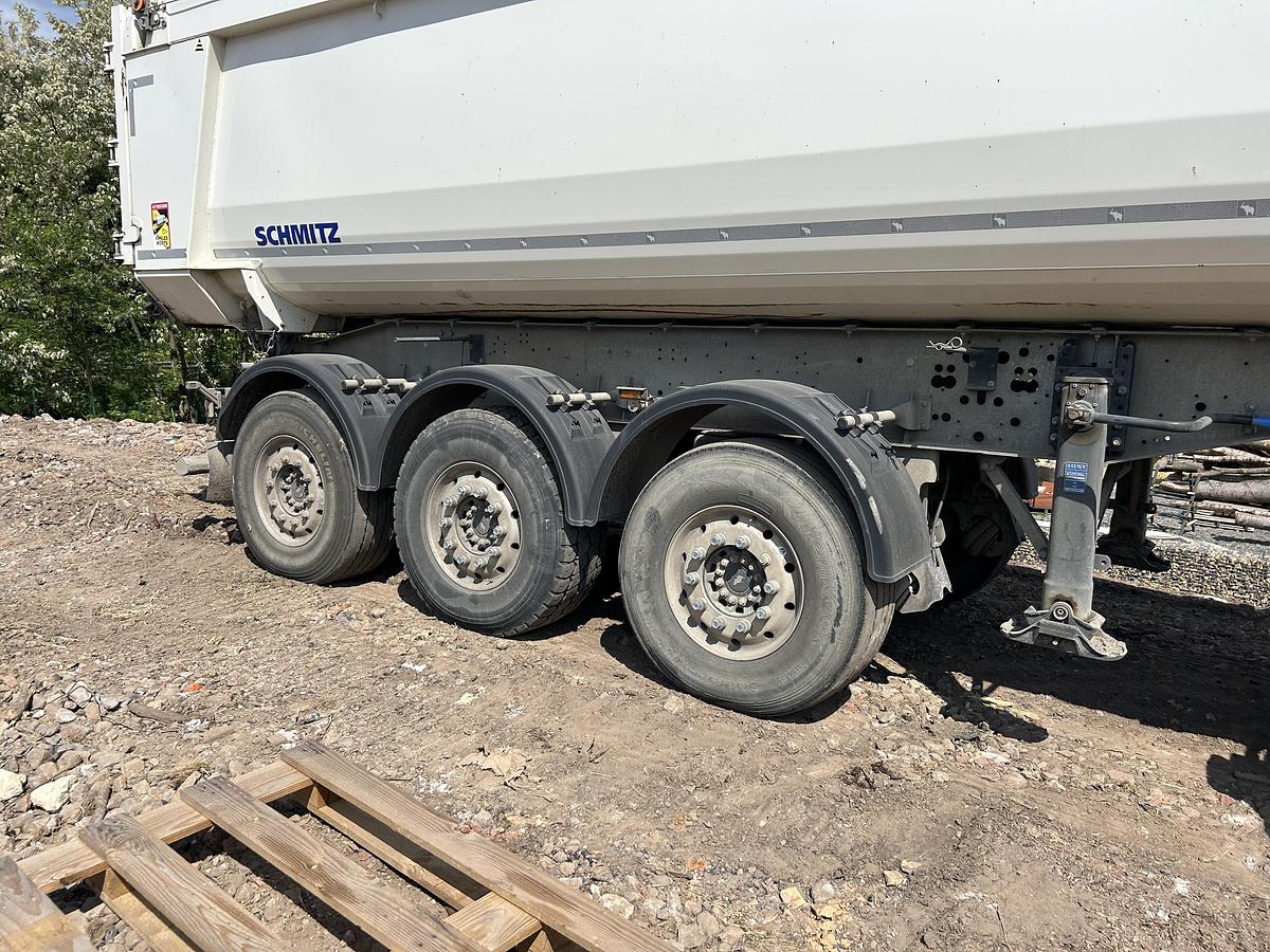 Used Schmitz trailer