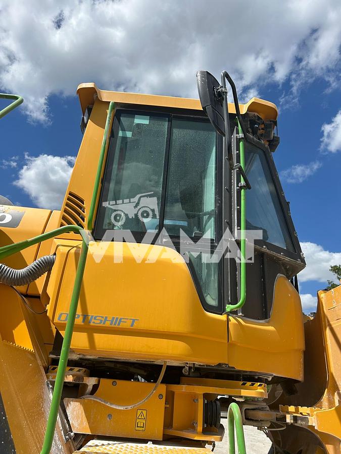 D'occasion Chargeuse sur pneus Volvo L220H 2020