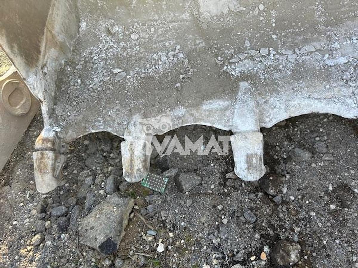 Used 2011 CATERPILLAR 973D -