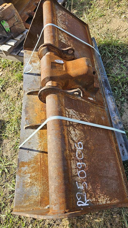 D'occasion Godet de terrassement Godet de curage MORIN M3 de largeur 150cm