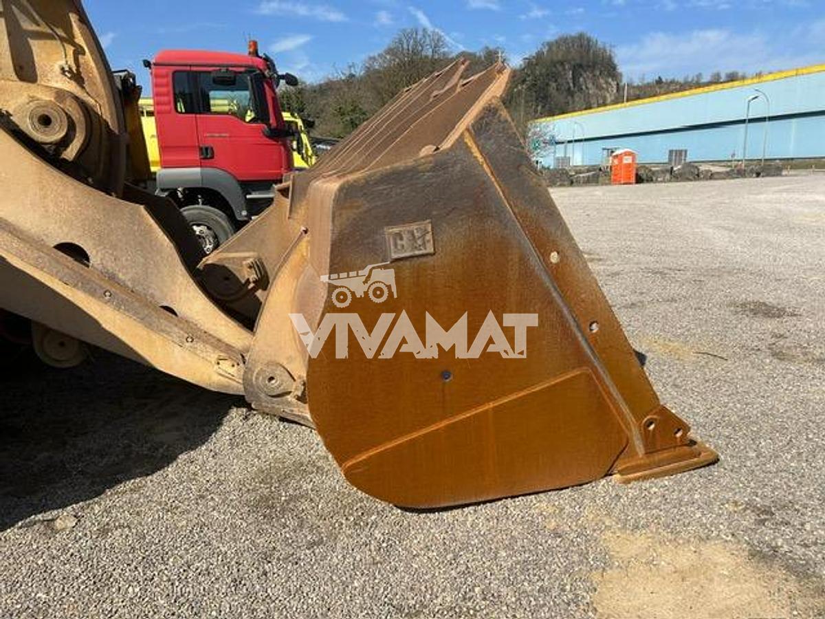 Used 2015 CATERPILLAR 988K