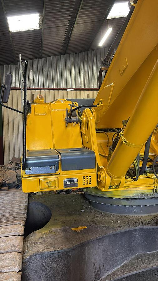 Used Liebherr R934B EW