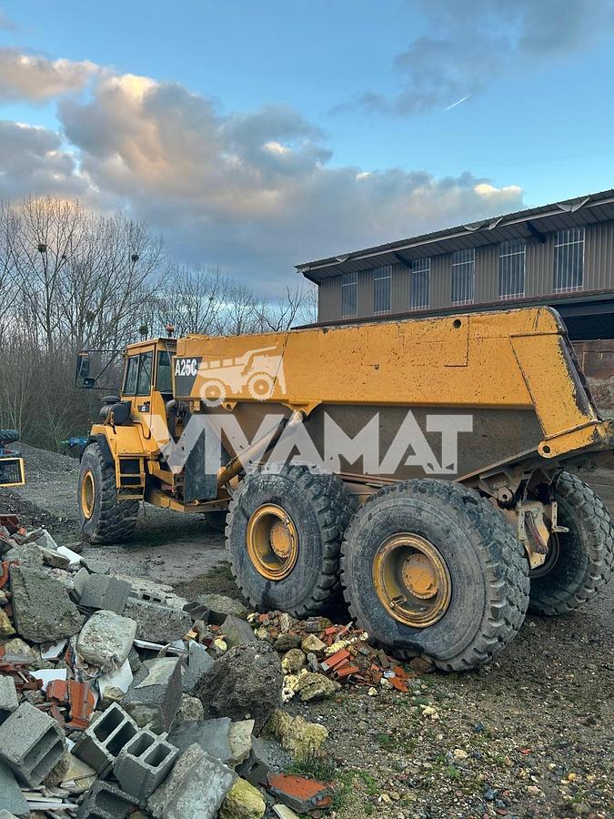 D'occasion Tombereau articulé VOLVO A25C Année 1999 6x6