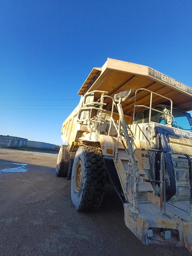 Used 2009 Caterpillar 775F