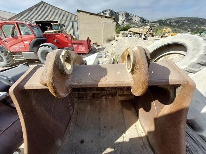 D'occasion Godet LIEBHERR R954C de largeur 158cm Attache SW77 pour pelle Liebherr R954