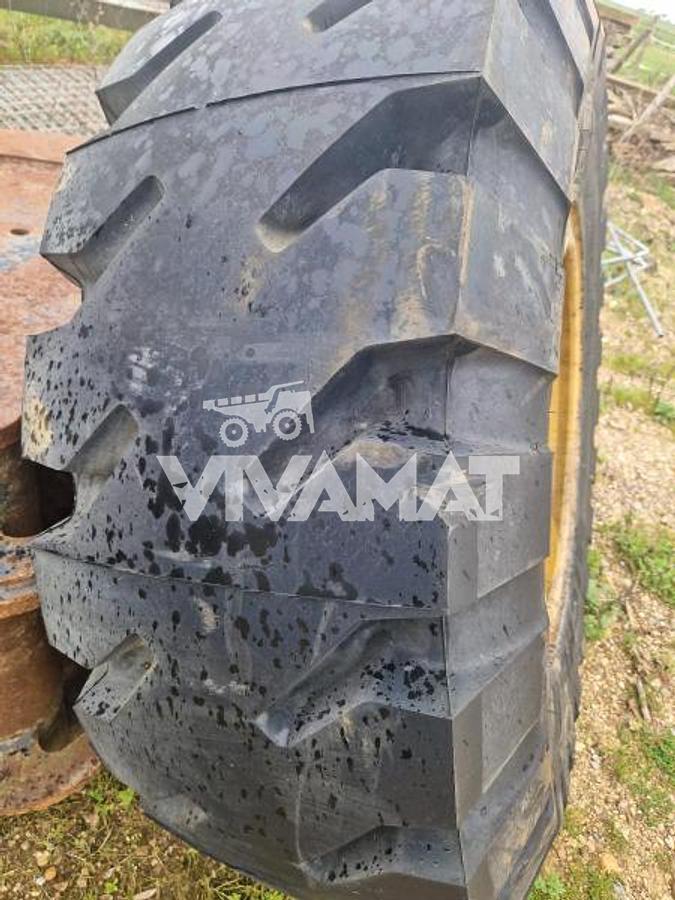 Pneu neuf  MICHELIN 17,5R25 Xmine D2 sur jante 8 trous