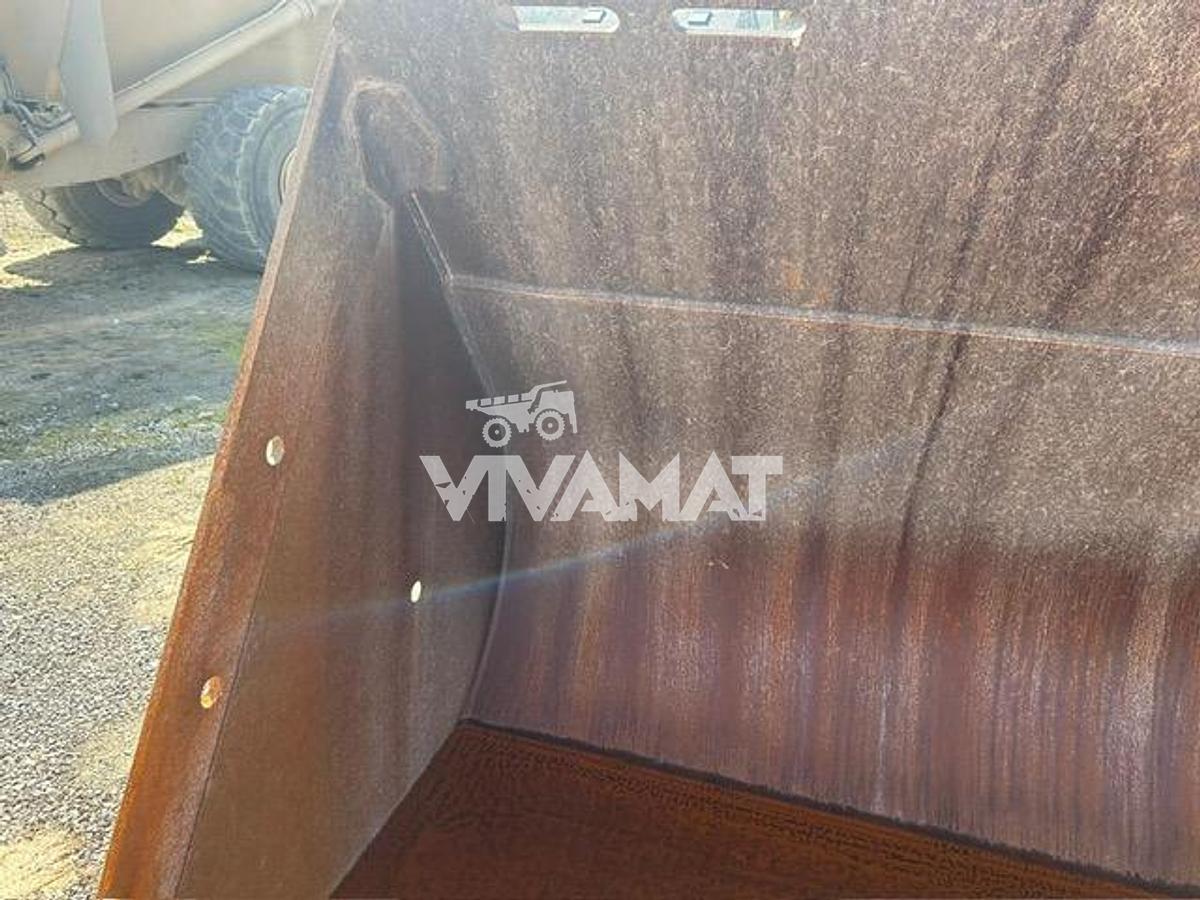 Used 2015 CATERPILLAR 988K