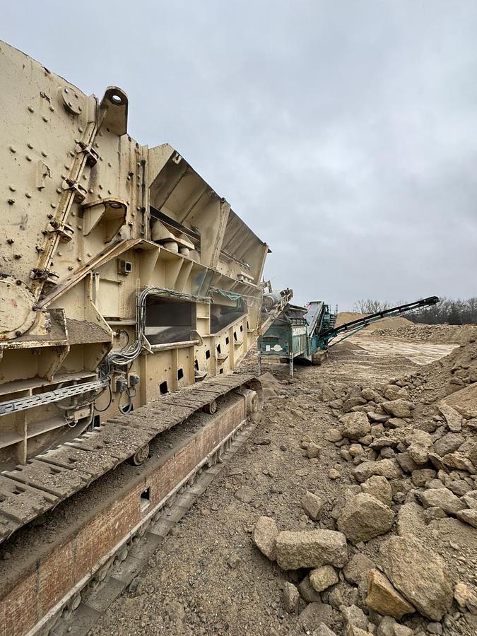 D'occasion Concasseur percuteur PY CH132 année 2001