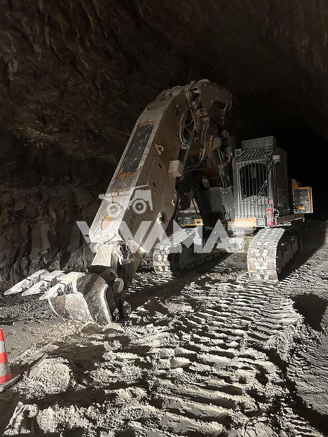 Used 2015 Liebherr R 944 C