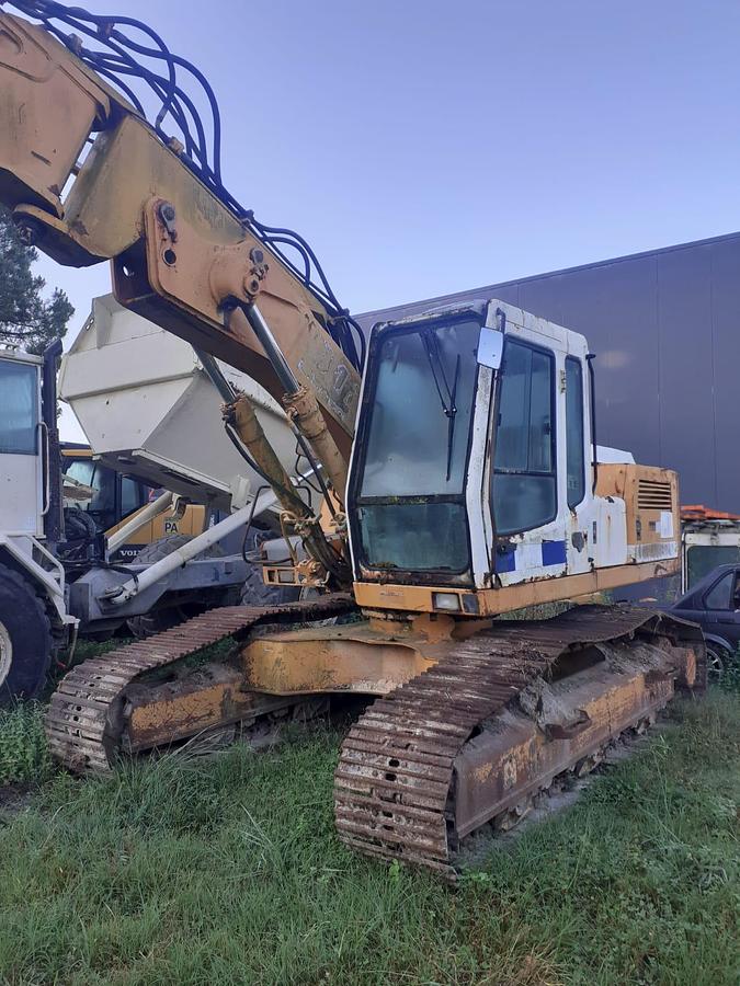 Used PIECES pour pelle sur chenille LIEBHERR R912 1994