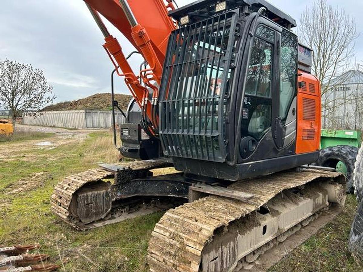 Used 2018 Hitachi ZX225USLC-6