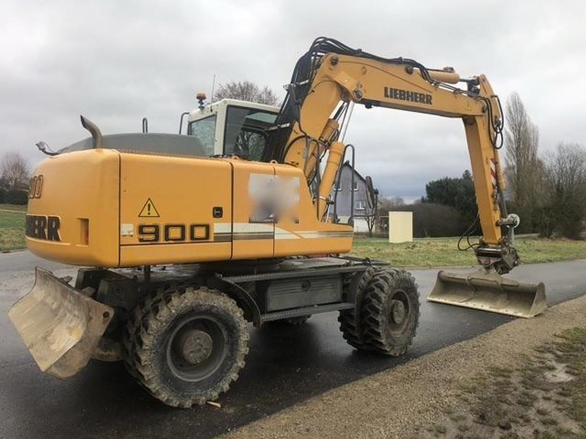 Used 2009 Liebherr A900