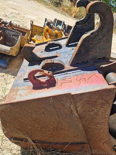 D'occasion Godet de terrassement  de largeur 98cm pour pelle de 20t