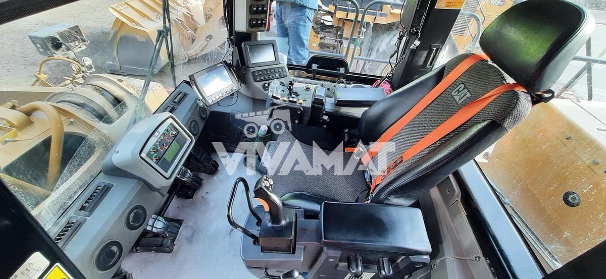 Used 2015 CATERPILLAR 988K