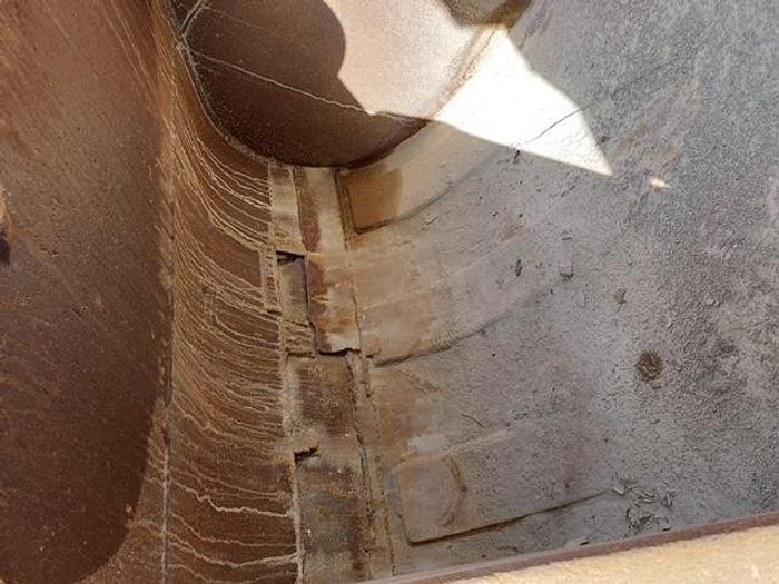 D'occasion Godet LIEBHERR R954C de largeur 158cm Attache SW77 pour pelle Liebherr R954