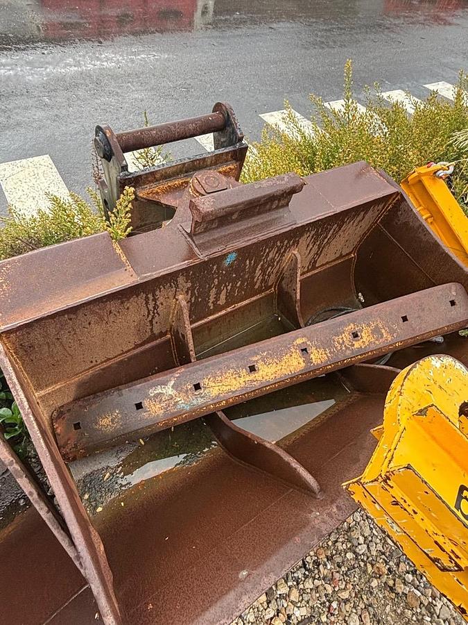 D'occasion Godet orientable Attache OilQuick Rail de largeur 150cm