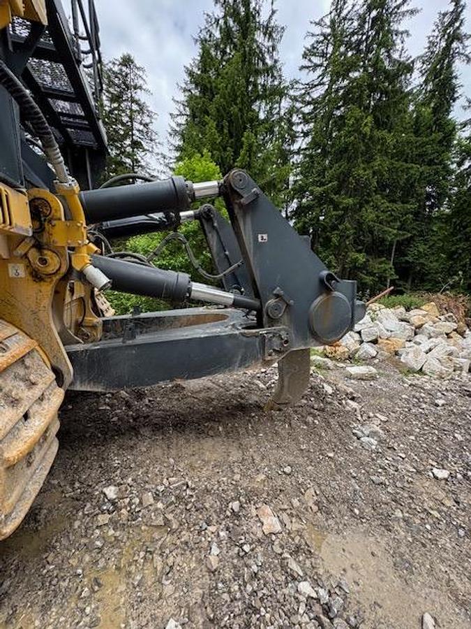 Used 2018 Komatsu D375A-8